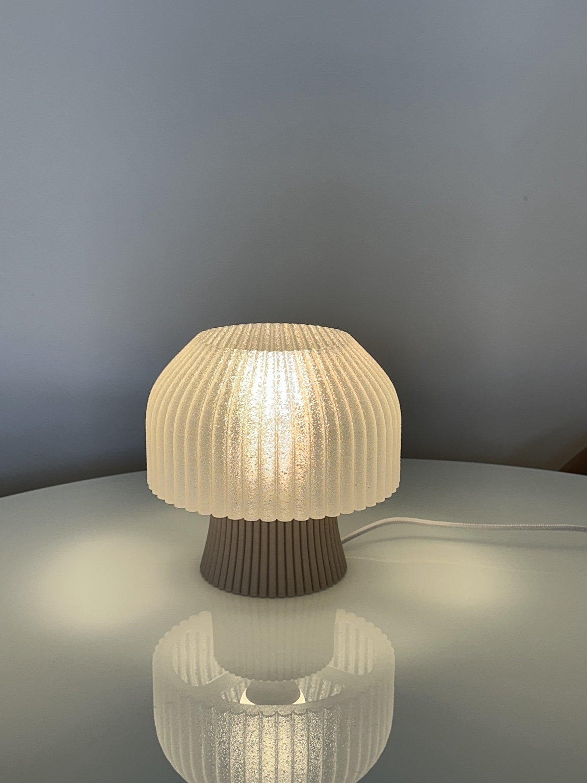 Peça fabricada: Luminária com cúpula texturizada
